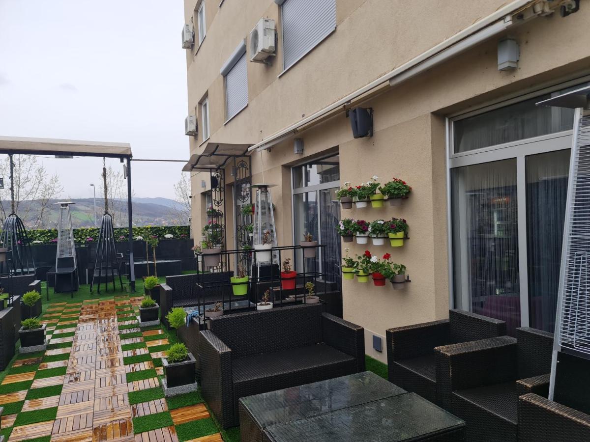 Hotel Tri "O" Topola Luaran gambar