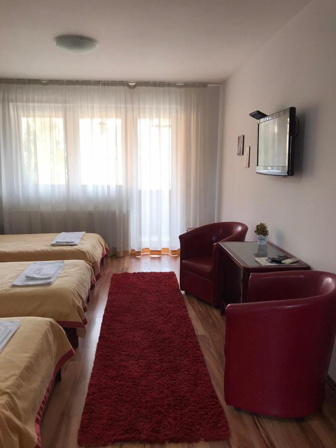 Hotel Tri "O" Topola Luaran gambar