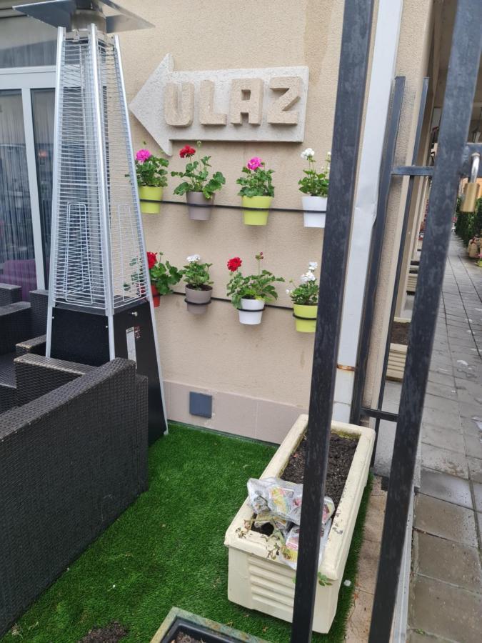 Hotel Tri "O" Topola Luaran gambar