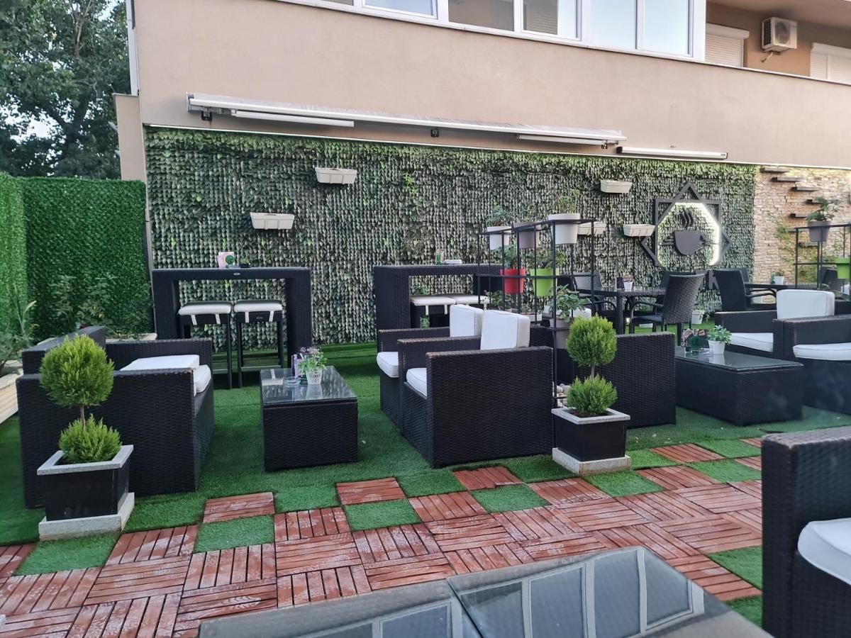 Hotel Tri "O" Topola Luaran gambar