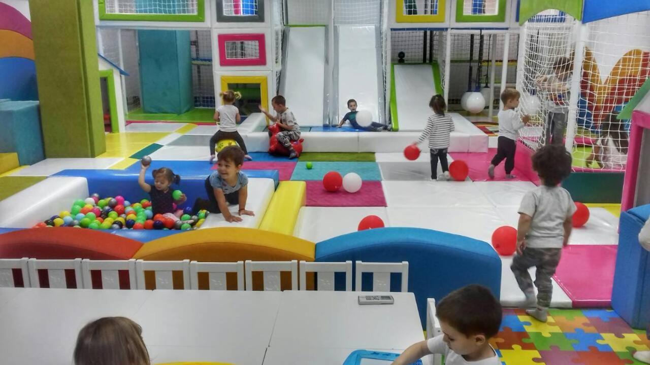 Hotel Tri "O" Topola Luaran gambar